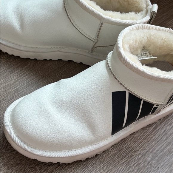 UGG Classic Ultra Mini Chopd - Picture 2 of 4